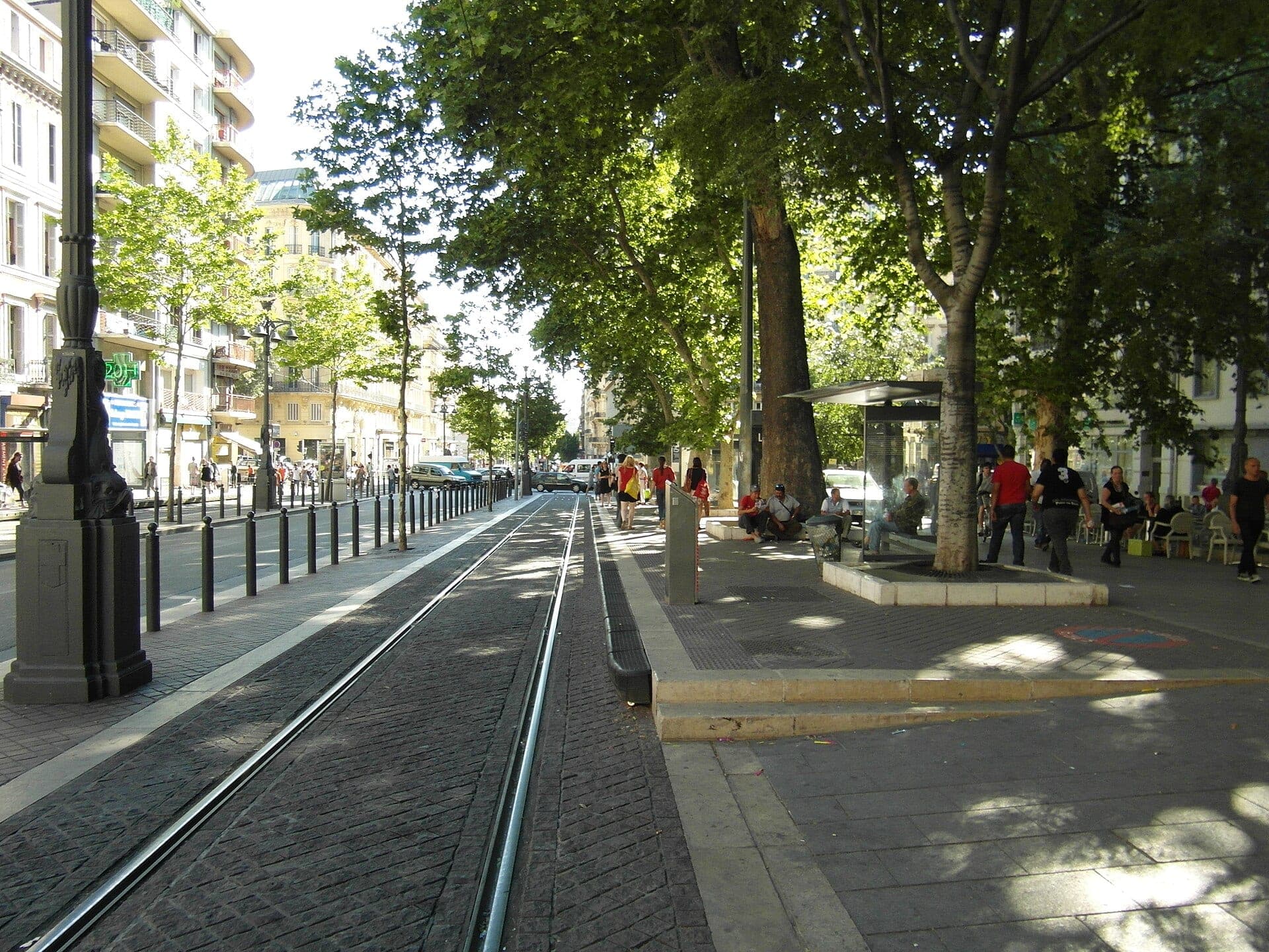 Le tramway de Marseille sur la Canebière. La gratuité pour les moins de 18 ans et plus de 65 ans est sur la sellette.